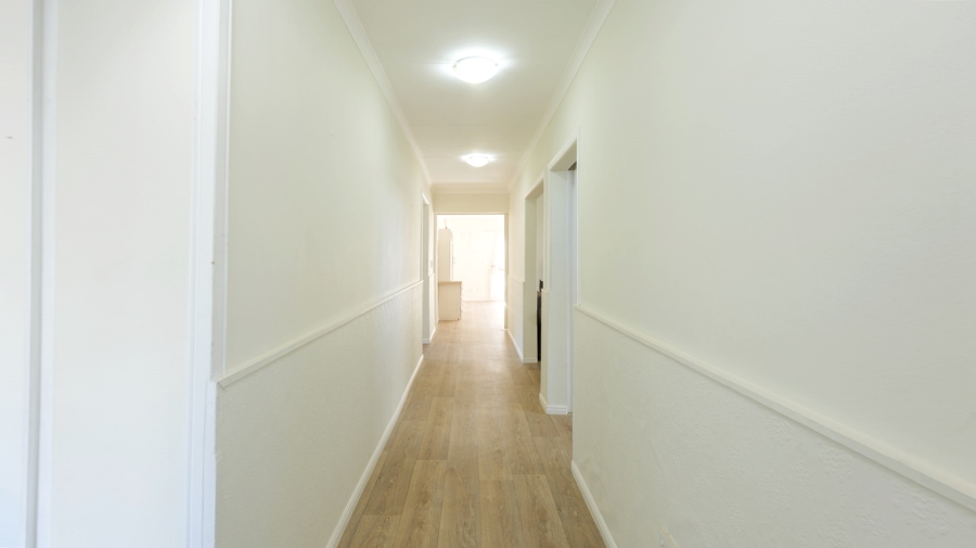 5 Bedroom Property for Sale in Bredasdorp Western Cape